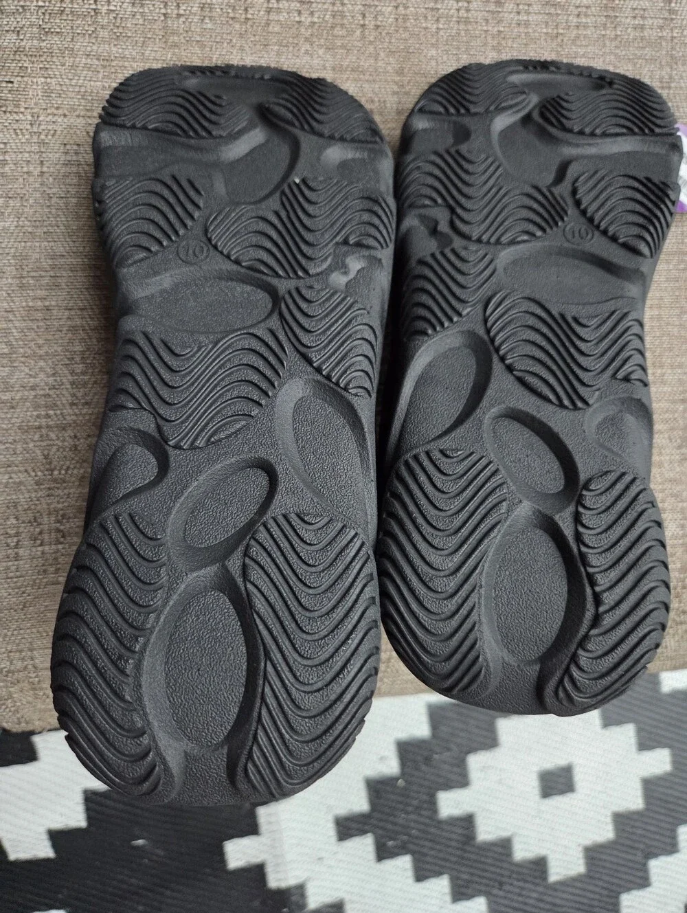 Hurley Men's Odessa Strap Sandals in Black and Gray